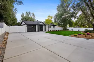 1972 E La Cresta Dr S, Cottonwood Heights, UT 84121 - Photo 48