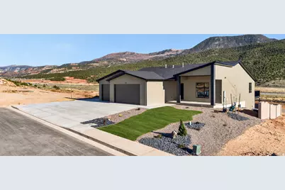 2493 W Scenic Dr, Cedar City, UT 84720 - Photo 2