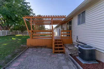 1451 W Bluemont Dr S, Taylorsville, UT 84123 - Photo 10