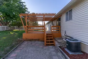 1451 W Bluemont Dr S, Taylorsville, UT 84123 - Photo 10