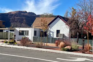 94 E 100 N, Moab, UT 84532 - Photo 4