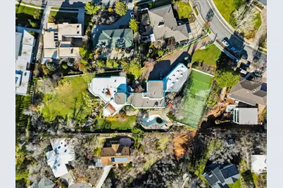 2790 E Lancaster Dr S, Salt Lake City, UT 84108 - Photo 2