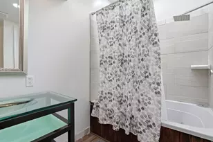 2790 E Lancaster Dr S, Salt Lake City, UT 84108 - Photo 32