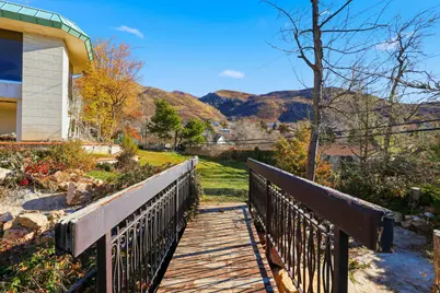 2790 E Lancaster Dr S, Salt Lake City, UT 84108 - Photo 48