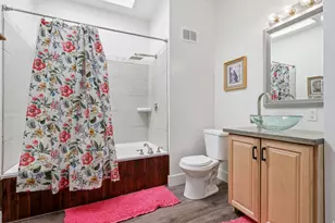 2790 E Lancaster Dr S, Salt Lake City, UT 84108 - Photo 24