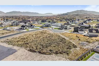 9709 N Hibiscus Ln #718, Eagle Mountain, UT 84005 - Photo 4