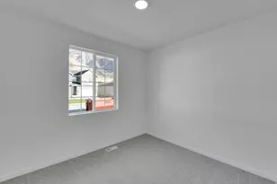 8655 N Halloran Ct, Lake Point, UT 84074 - Photo 22