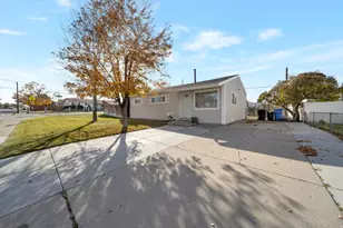 4862 S 4015 W, Taylorsville, UT 84129 - Photo 2