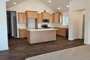 208 E 850 N, Tooele, UT 84074 - Photo 8