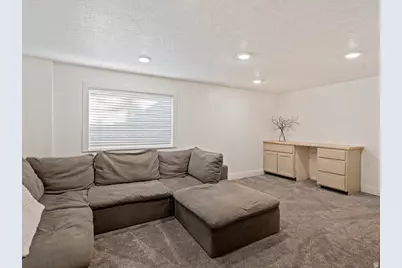 943 W 60 N, Layton, UT 84041 - Photo 18