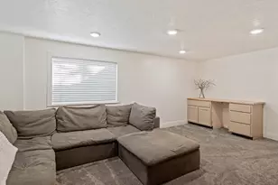 943 W 60 N, Layton, UT 84041 - Photo 18