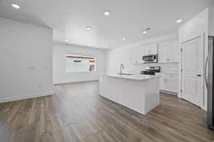 1904 S Cyclone Dr, Washington, UT 84780 - Photo 20