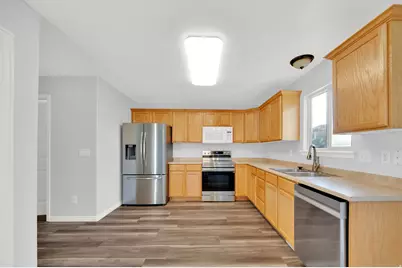 7881 N Cedar Crest Rd, Eagle Mountain, UT 84005 - Photo 10