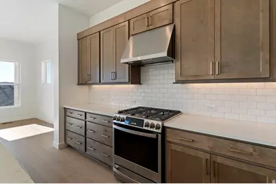 1308 E Larkspur Way, Layton, UT 84040 - Photo 10