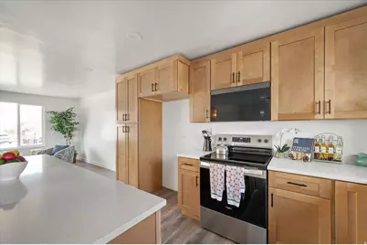 833 N Starcrest Dr, Salt Lake City, UT 84116 - Photo 12