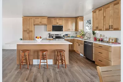 833 N Starcrest Dr, Salt Lake City, UT 84116 - Photo 10