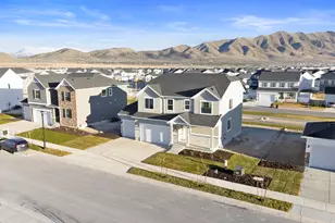 5470 N Saddle Stone Dr E, Eagle Mountain, UT 84005 - Photo 2
