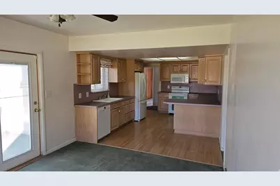 2078 W 5600 S, Roy, UT 84067 - Photo 10