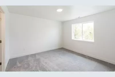 817 W 70 N, Hyrum, UT 84319 - Photo 10