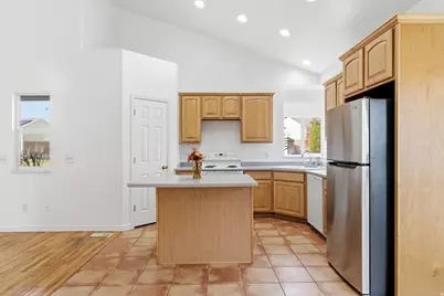 1430 S Heather Ln, Syracuse, UT 84075 - Photo 18