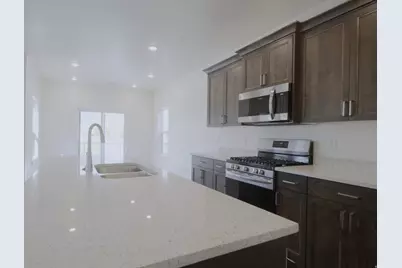 828 W 70 N, Hyrum, UT 84319 - Photo 4