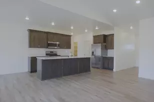 828 W 70 N, Hyrum, UT 84319 - Photo 2