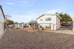 948 N 2050 Cir E, Saint George, UT 84770 - Photo 22