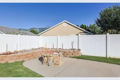 2474 N Dorchester Ave, Harrisville, UT 84414 - Photo 30