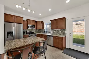 8935 S Quarry Stone Way E, Sandy, UT 84094 - Photo 2