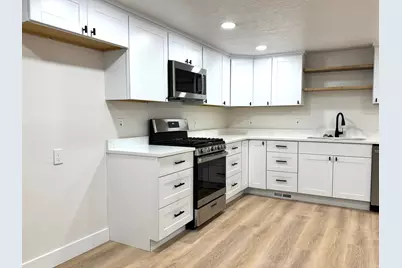 798 W Vine St, Tooele, UT 84074 - Photo 2