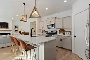 598 S Highpoint Dr, Saratoga Springs, UT 84045 - Photo 8