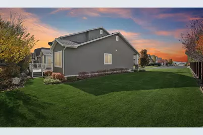 378 N Thurston Ln, Layton, UT 84040 - Photo 2