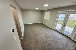 5198 W Crus Corvi Rd Rd S, West Jordan, UT 84081 - Photo 8