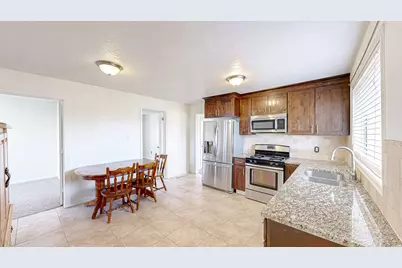 205 E Center St, Salem, UT 84653 - Photo 6
