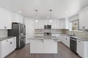 4452 N Summer View Dr, Lehi, UT 84043 - Photo 4