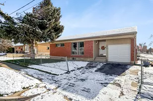 493 W 5100 S, Washington Terrace, UT 84405 - Photo 2