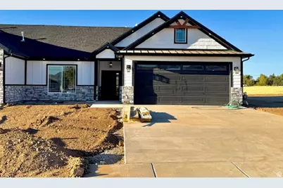 157 E 500 S, Fillmore, UT 84631 - Photo 2