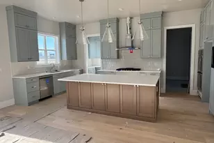 284 E Concord Farm Ln, Draper, UT 84020 - Photo 2