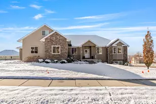 710 E 100 S, Hyde Park, UT 84318 - Photo 2