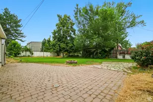 93 W 700 N, Bountiful, UT 84010 - Photo 16