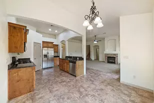 922 E Silver Shadows Dr S, Washington, UT 84780 - Photo 8