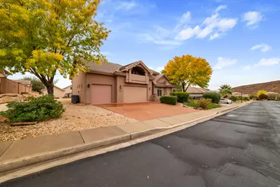 922 E Silver Shadows Dr S, Washington, UT 84780 - Photo 1
