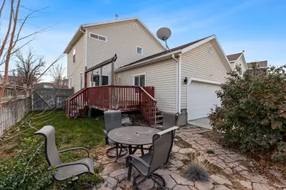 7841 N Saddleback Dr, Eagle Mountain, UT 84005 - Photo 12