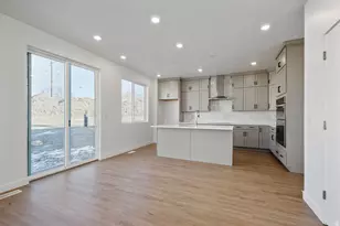 912 W Bellshill Dr, Murray, UT 84123 - Photo 4