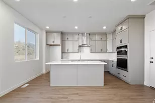 912 W Bellshill Dr, Murray, UT 84123 - Photo 2