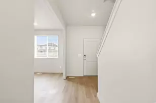 923 N 200 E, Santaquin, UT 84655 - Photo 6