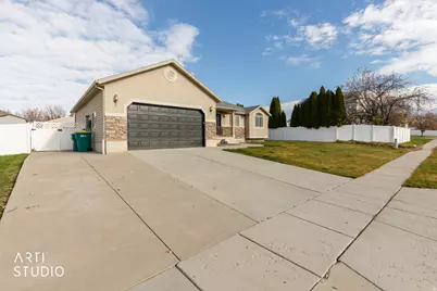 197 E 2225 S, Clearfield, UT 84015 - Photo 2