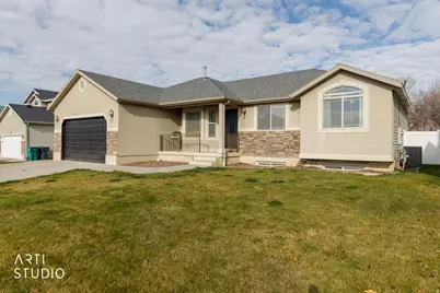 197 E 2225 S, Clearfield, UT 84015 - Photo 4