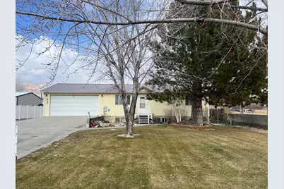 640 W Canyon Rd, Ferron, UT 84523 - Photo 2