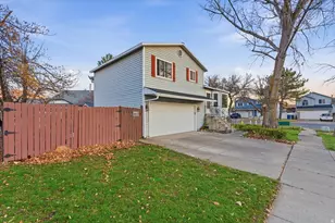 892 Sunflower Dr, Ogden, UT 84404 - Photo 2